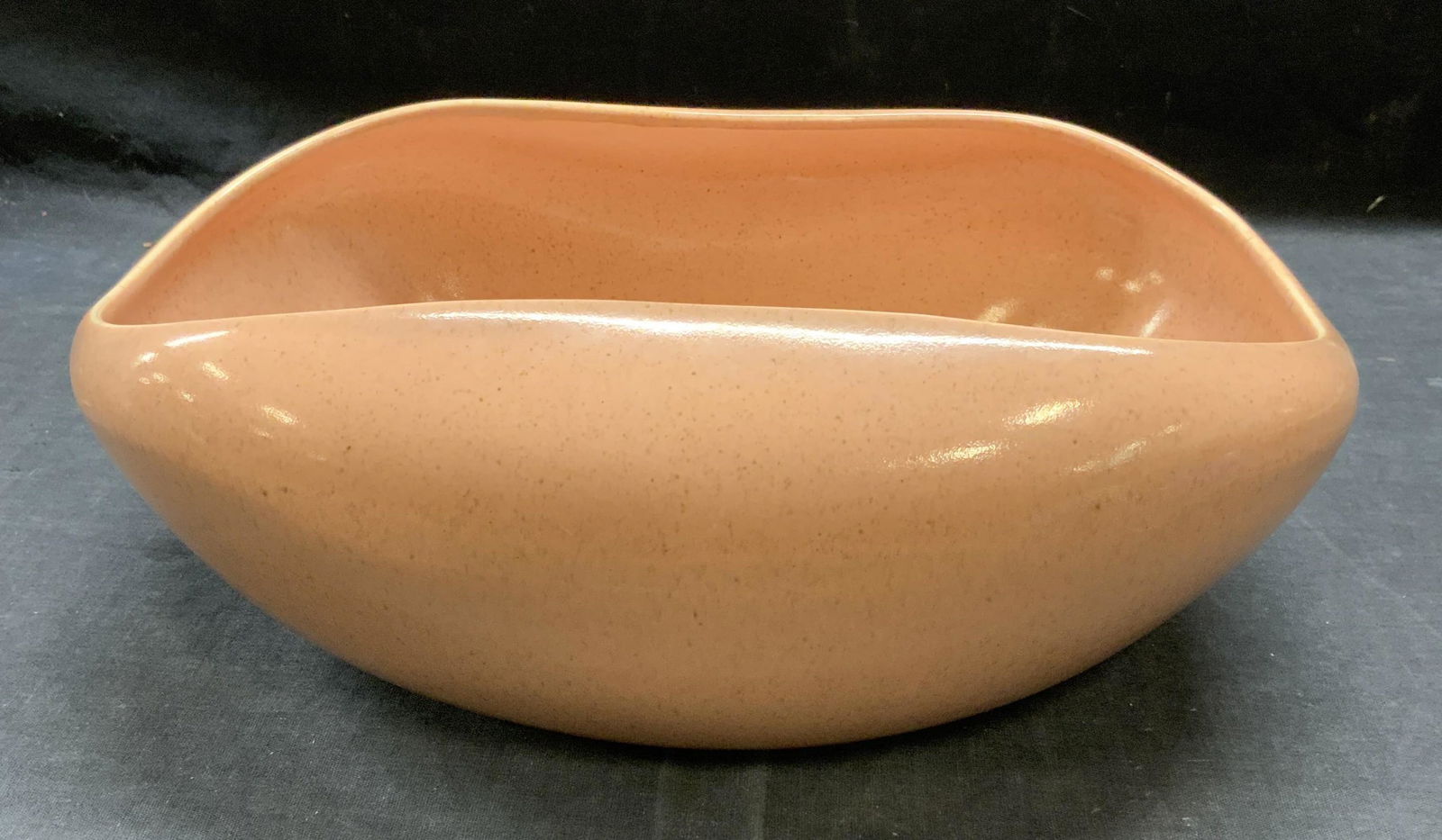 Russel Wright Signed Pink Art Pottery Bowl, USA (1 of 6)
