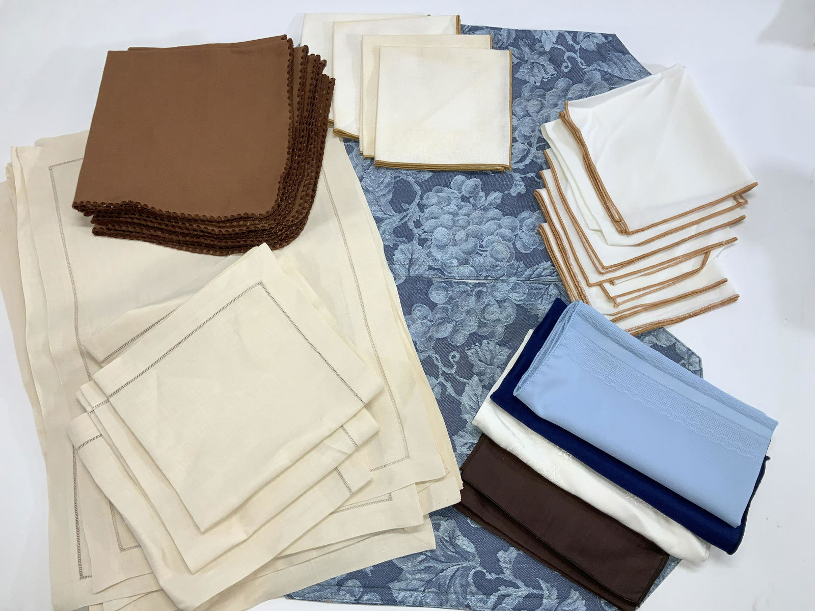 Vintage Linen & Cotton Napkins + Placemats, 40 (1 of 7)