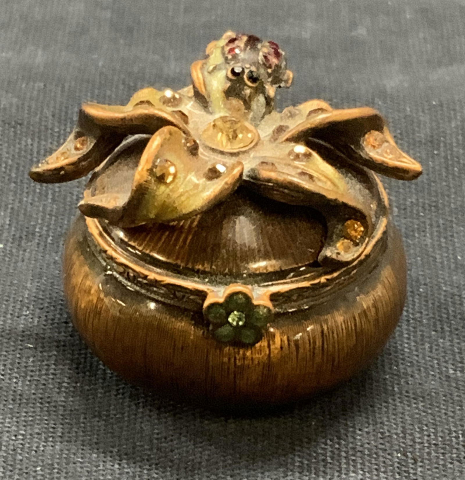 Jay STRONGWATER Enamel Crystal Flower Pill Box (1 of 7)