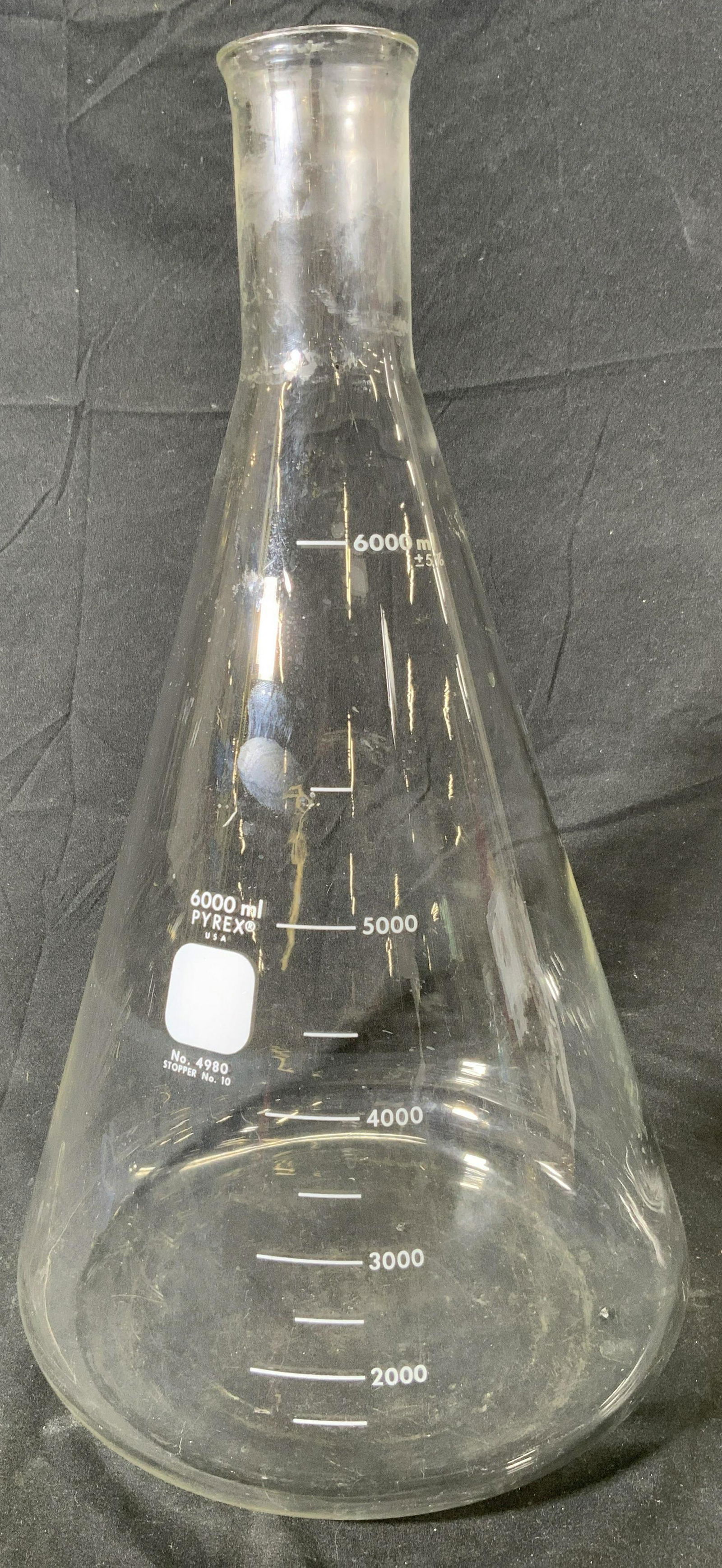 PYREX Glass Beaker 6000 ML (1 of 6)