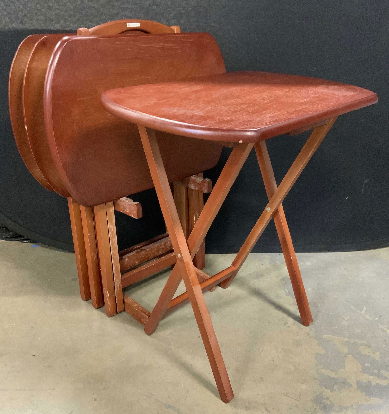 Lot 5 Wooden Tray Tables & Stand (1 of 6)