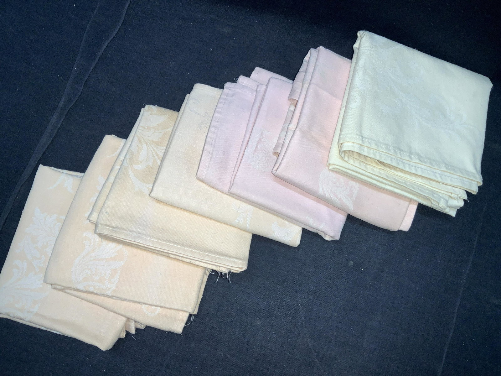 7 Fabric Scroll Patterned Table Napkins (1 of 8)