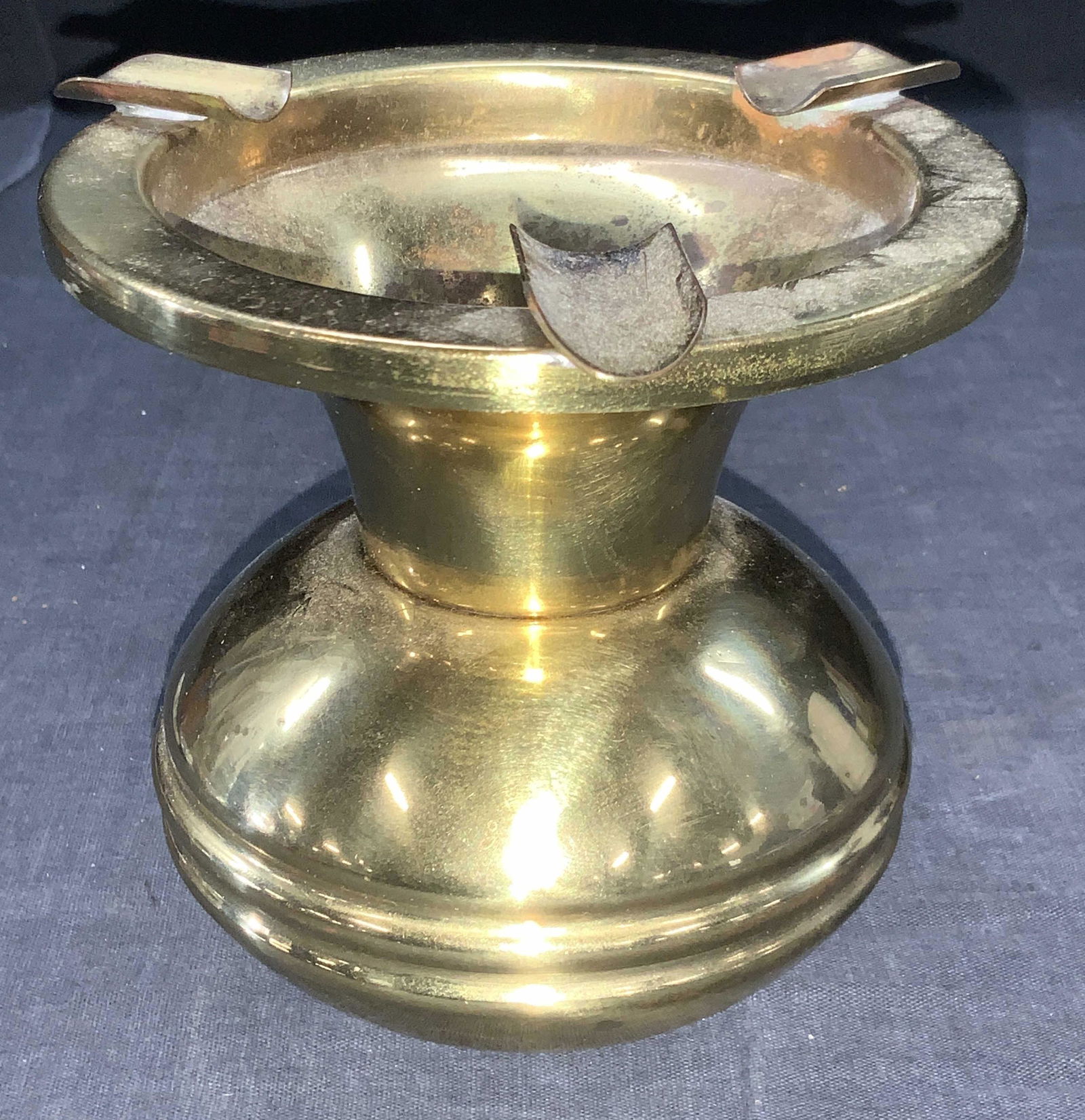 Vintage Brass Ashtray Vessel. England (1 of 7)