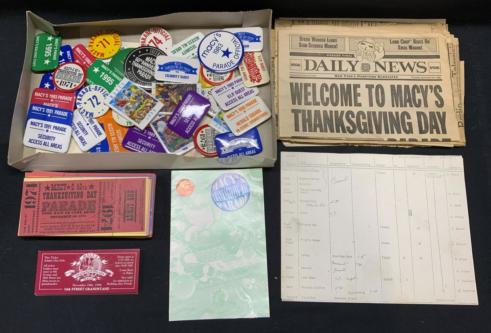 Group Lot Macys Parade Ephemera, Tickets, Buttons (1 of 8)