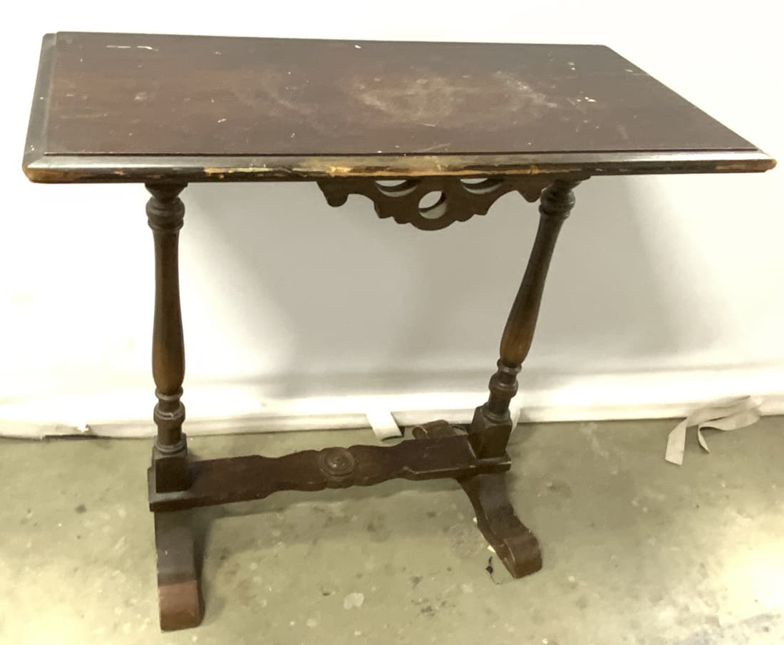 MACY FURNITURE Vintage Carved Wooden Side Table (1 of 13)