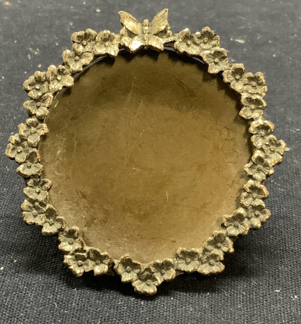 Miniature Round Silver Tn Floral Picture Frame (1 of 6)