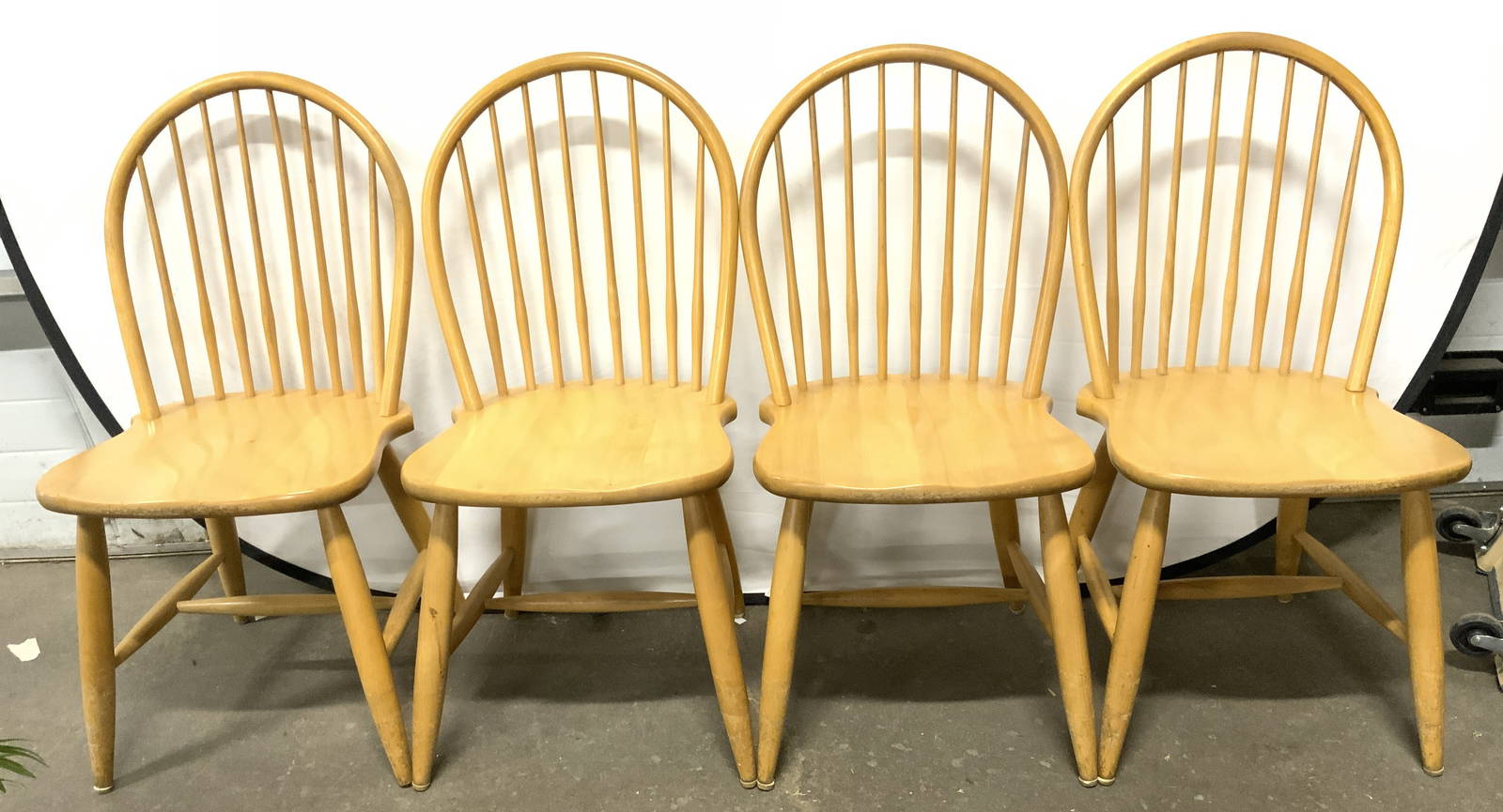 Set 4 Vintage Wooden Spindle Back Chairs Auction
