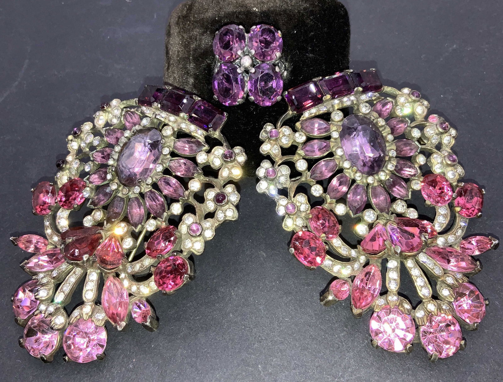 Lot3  Eisenberg Brooch & Clip, Cini Sterling Ring (1 of 10)