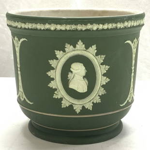 WEDGWOOD Green Jasper Ware Planter , England: Hallmarked Wedgwood England Green Porcelain planter with Victorian features. profiles in relief of 18th Century style figures, Rose Laurel border, acanthus scrolls. Interior pot discoloration consiste