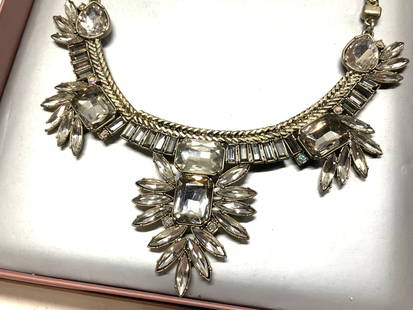 Suzanna Dai-Giuliana Rancic Crystal Necklace: Together with Giuliana Rancic, Loft’s first Global Ambassador of the Live in Pink MOVEMENT, we’ve created an exclusive jewelry collection by Suzanna Dai — Giuliana’s favorite jewelry designer.
