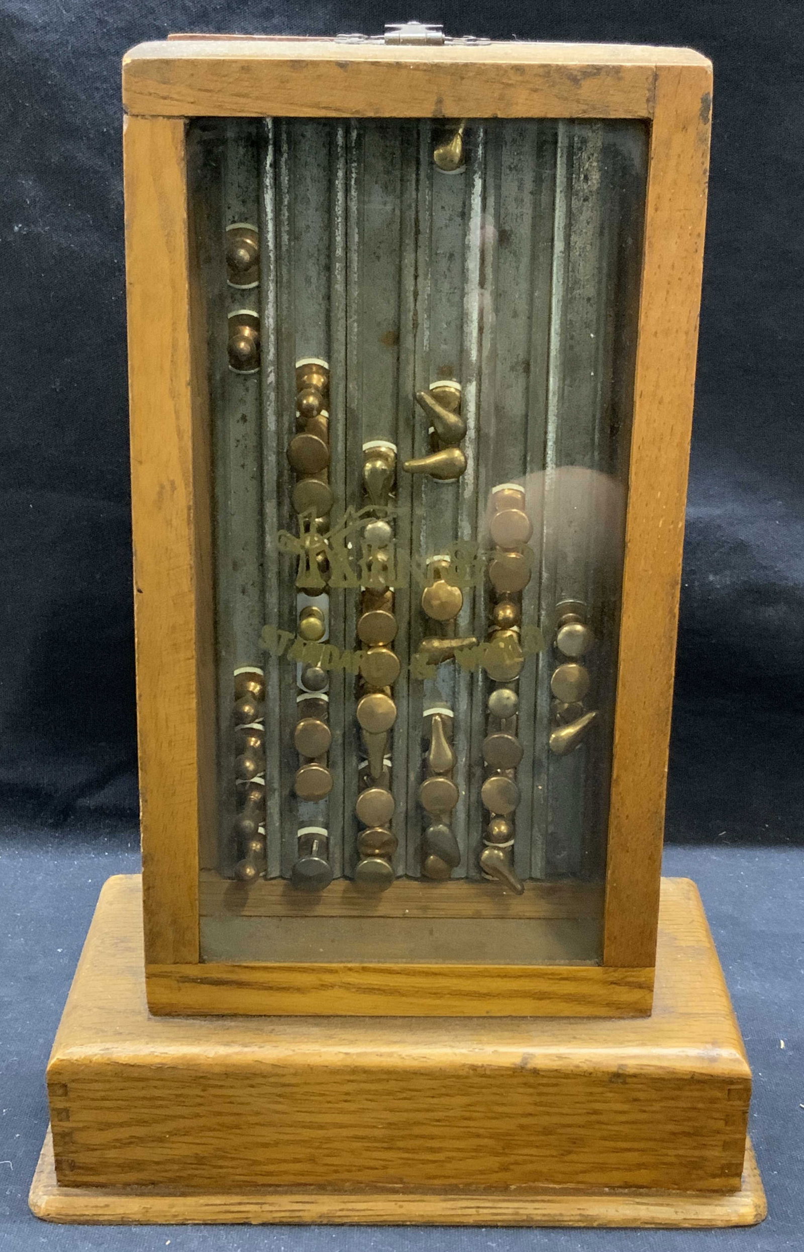 Vintage King Standard & World Button Box (1 of 8)