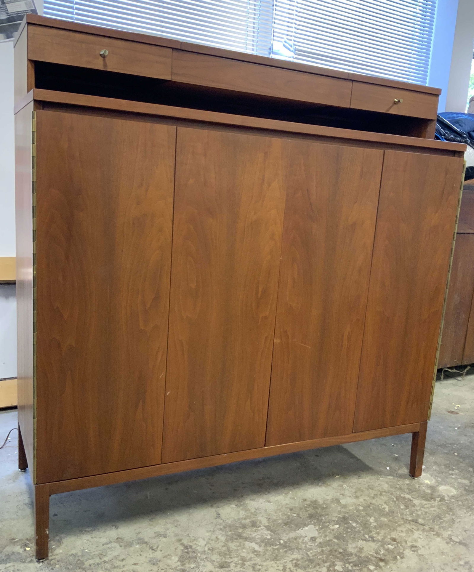 PAUL MCCOBB CALVIN Gentleman's High Chest Dresser (1 of 11)