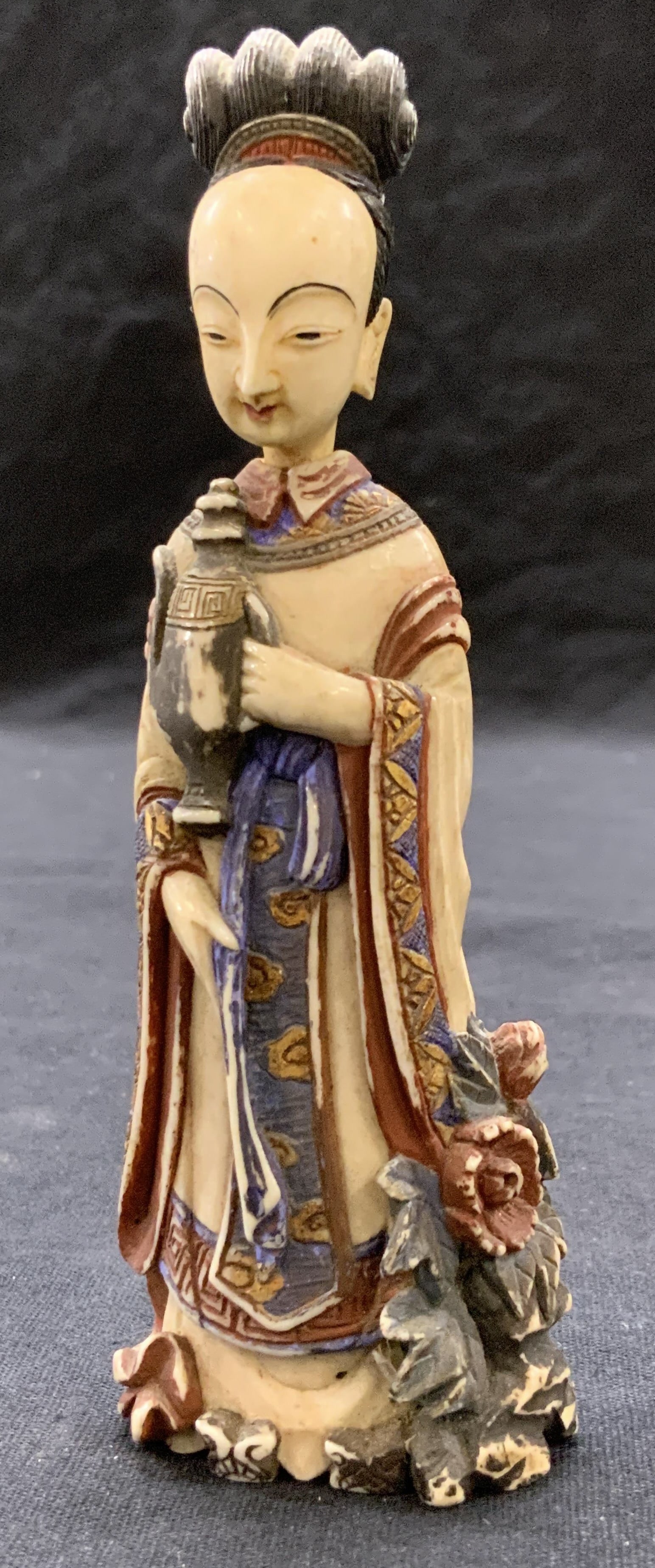 Carved & Hand Painted Bone Asian Snuff Bottle: Antique Hand Carved and Hand Painted Bone Snuff Bottle in the form of a Japanese Empress. Late 19th century Japanese work for the Chinese market. The Empress figurine is dressed in an imperial robe hi