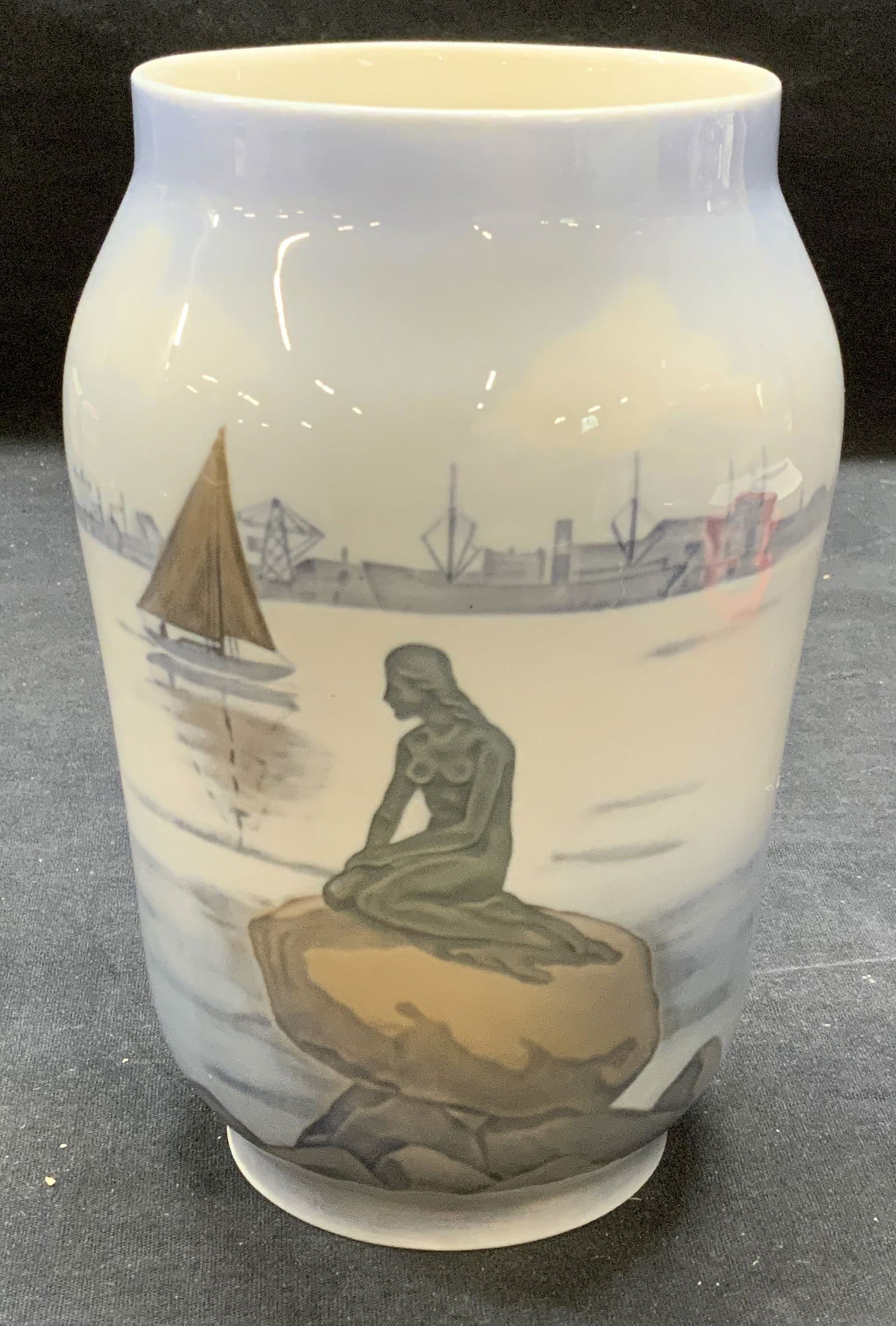 Royal Copenhagen Langelinie Porcelain Vase (1 of 6)