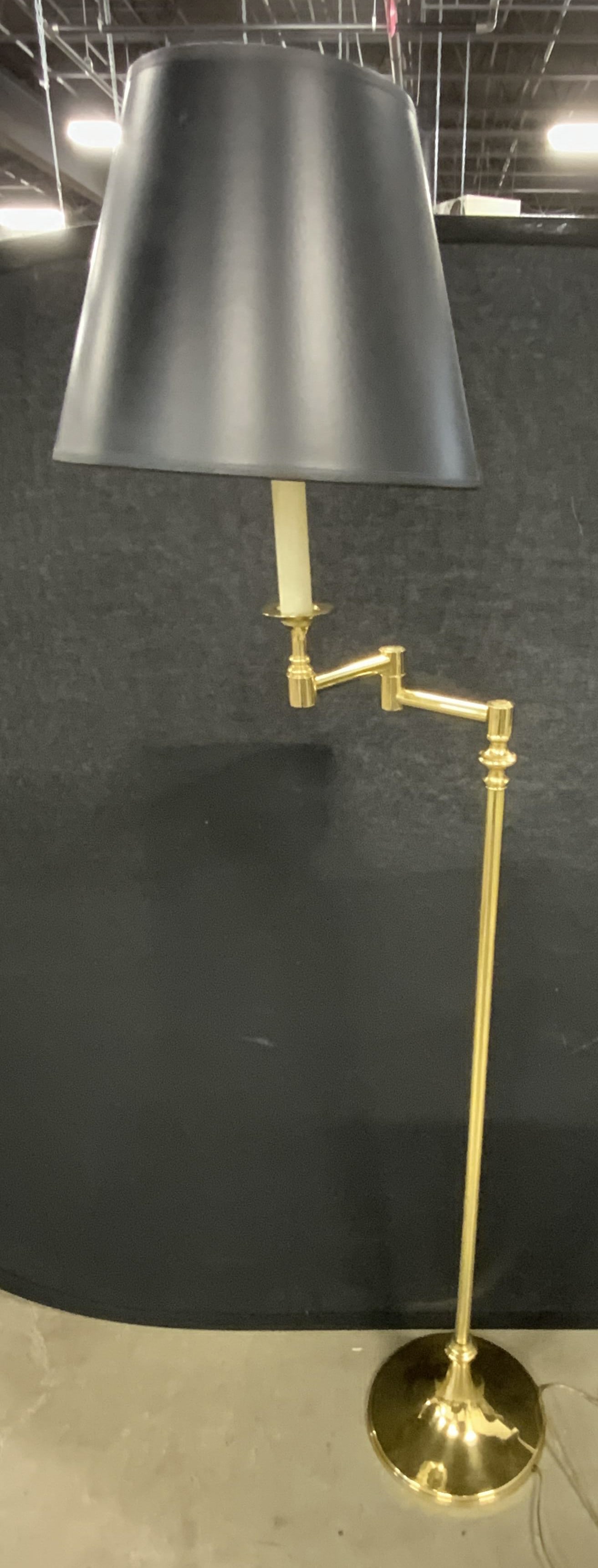 REMINGTON Vntg Brass Lamp W/ Black Paper Shade (1 of 12)