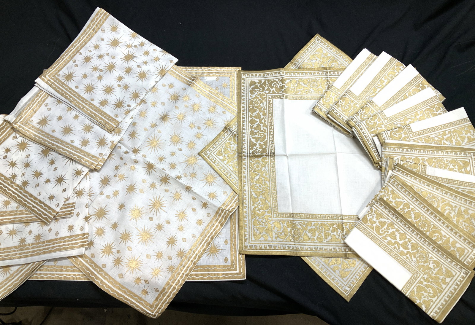 Lot20, 2 Sets Cotton Gold & White Dinner Napkins (1 of 8)