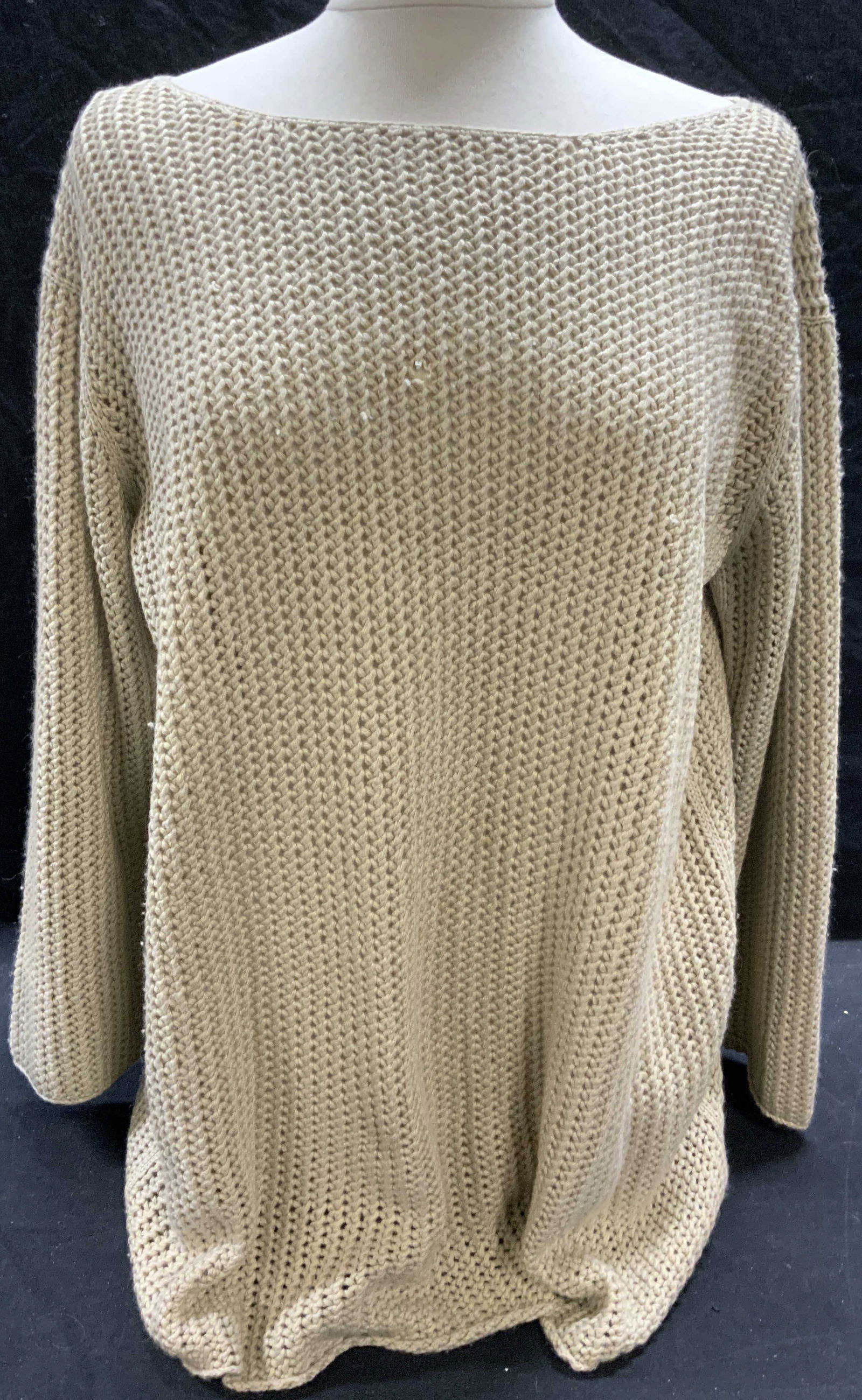 TSE Beige Silk/Cashmere Open Knit Sweater: TSE beige silk and cashmere blend open knit sweater. Size M. Some wear to material consistent with exposure. TSE, TSE sweater, ladies designer sweater, Ladies designer fashion, ladies silk sweater, la