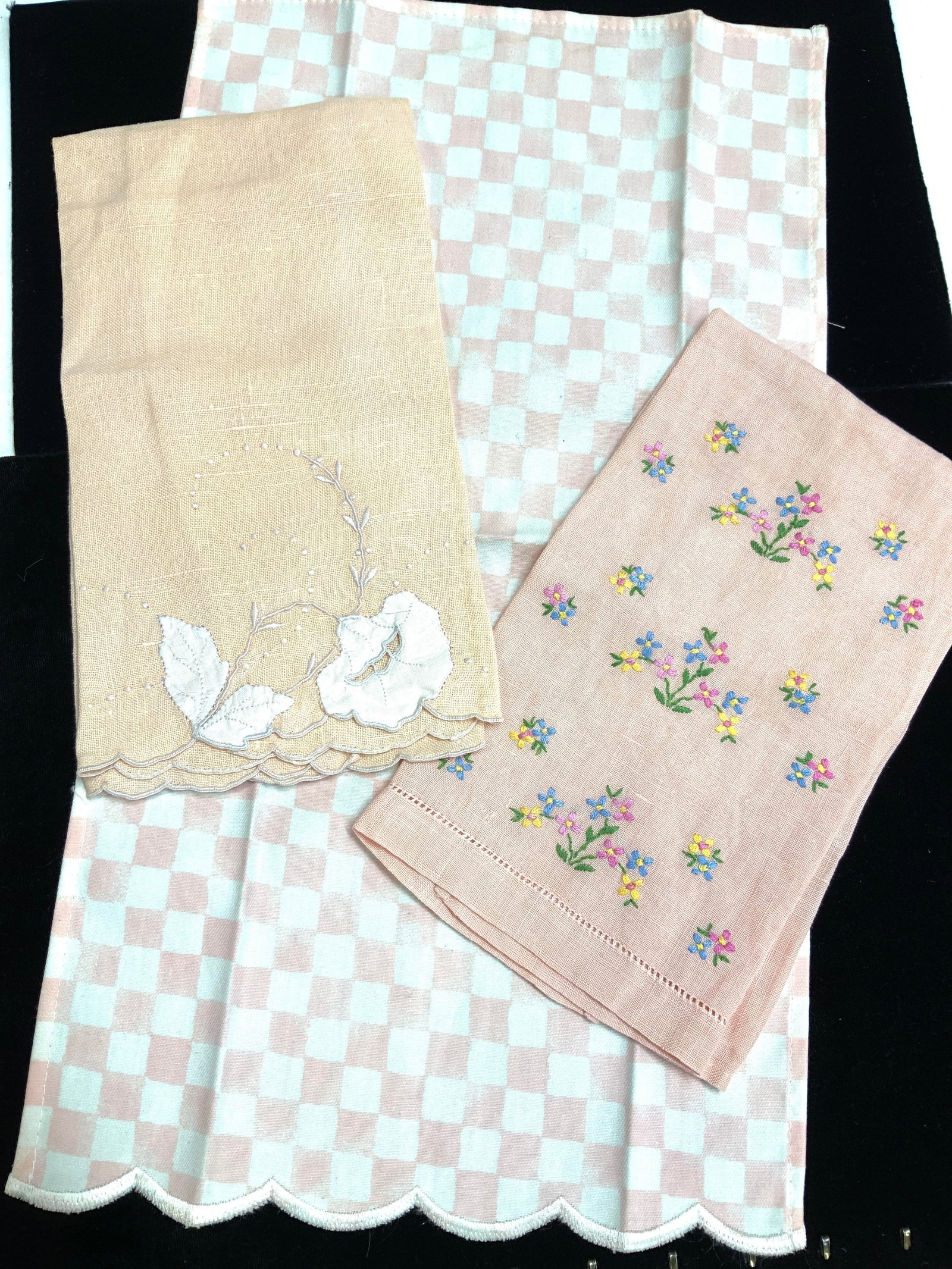 Lot 3 Vtg Linen & Cotton Hand Towels (1 of 6)