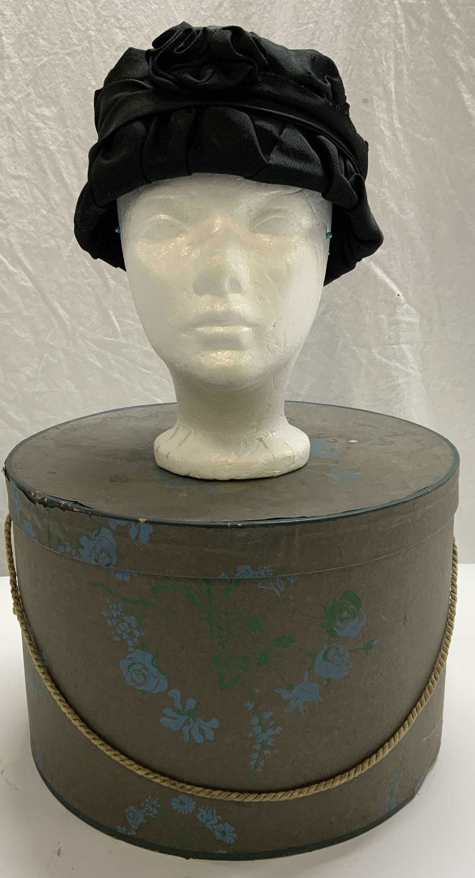 Vintage Black Pill Box Hat & Hat Box (1 of 9)