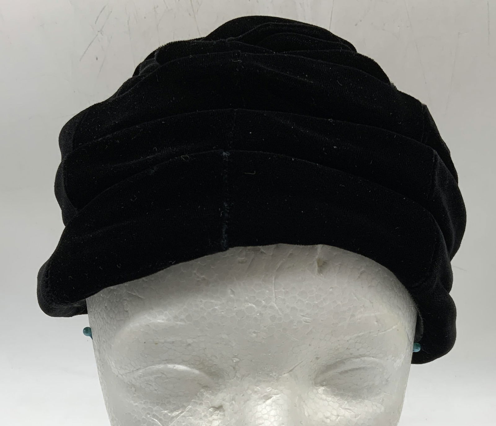 Vtg Lucila Illendey Black Velvet Hat (1 of 6)