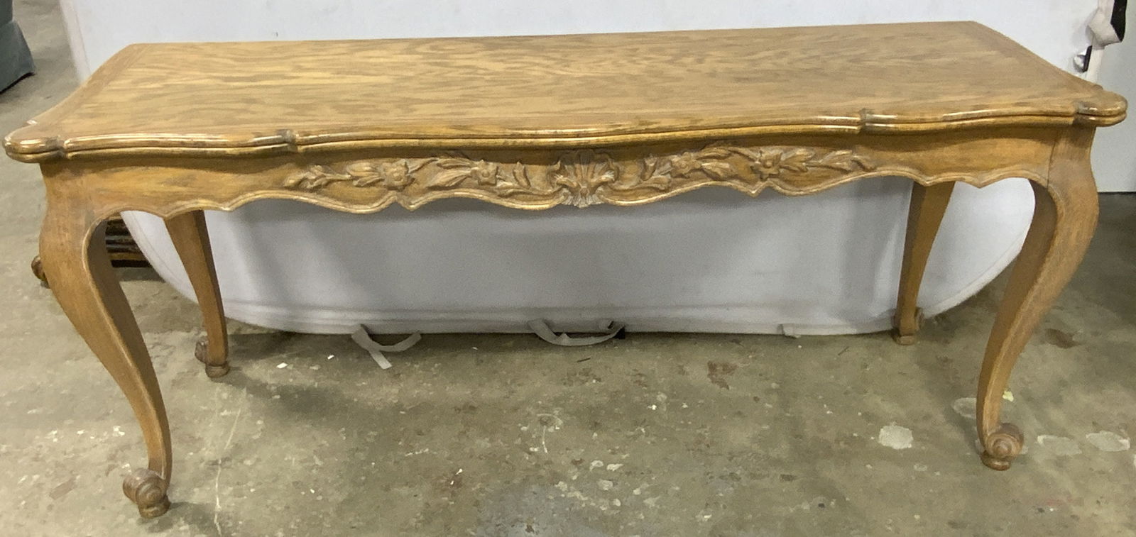 Vintage Carved Wood Shell Motif Console Table (1 of 13)