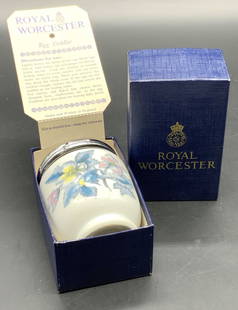 ROYAL WORCESTER Fine Porcelain Egg Coddler, Org Bx: A fine English porcelain egg coddler contained in its original packaging. Packaging possesses directions on how to coddle eggs. Floral motif to the egg coddler. Silver tone metal lid. Signed ROYAL WOR