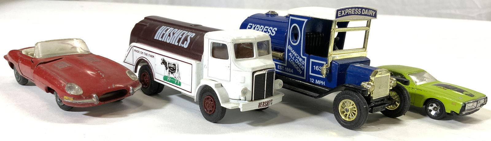 Lot 4 Vintage Assorted Metal Toy Cars (1 of 7)