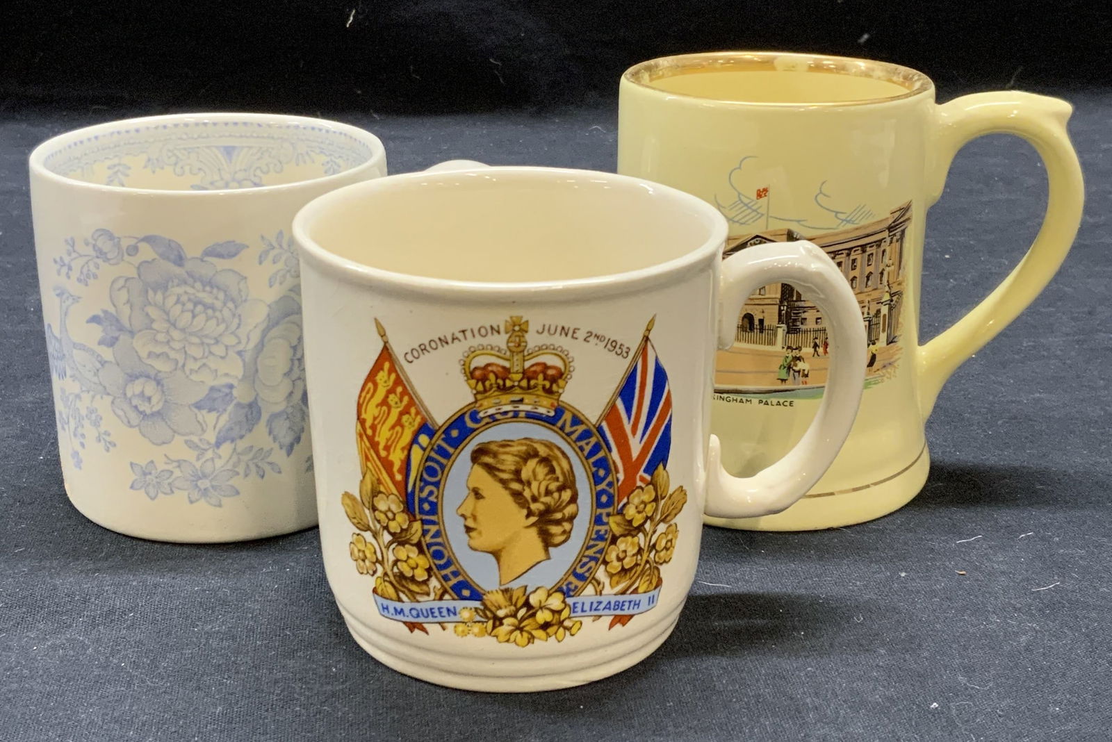 Lot 3 English Ceramic Mugs, Queen Elizabeth (1 of 10)