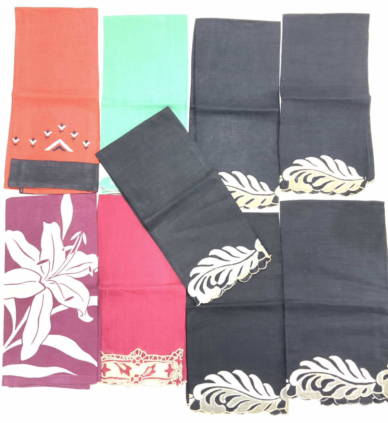 Lot 9 Vtg Linen Powder Room Hand Towels: Group of vintage linen hand towels , set of 5 in black linen with applique leaf. 19.5 x 13.5 in. Maroon linen hand towel with tan embroidery , green linen towel leaf applique and embroidery, 19.5 x 13