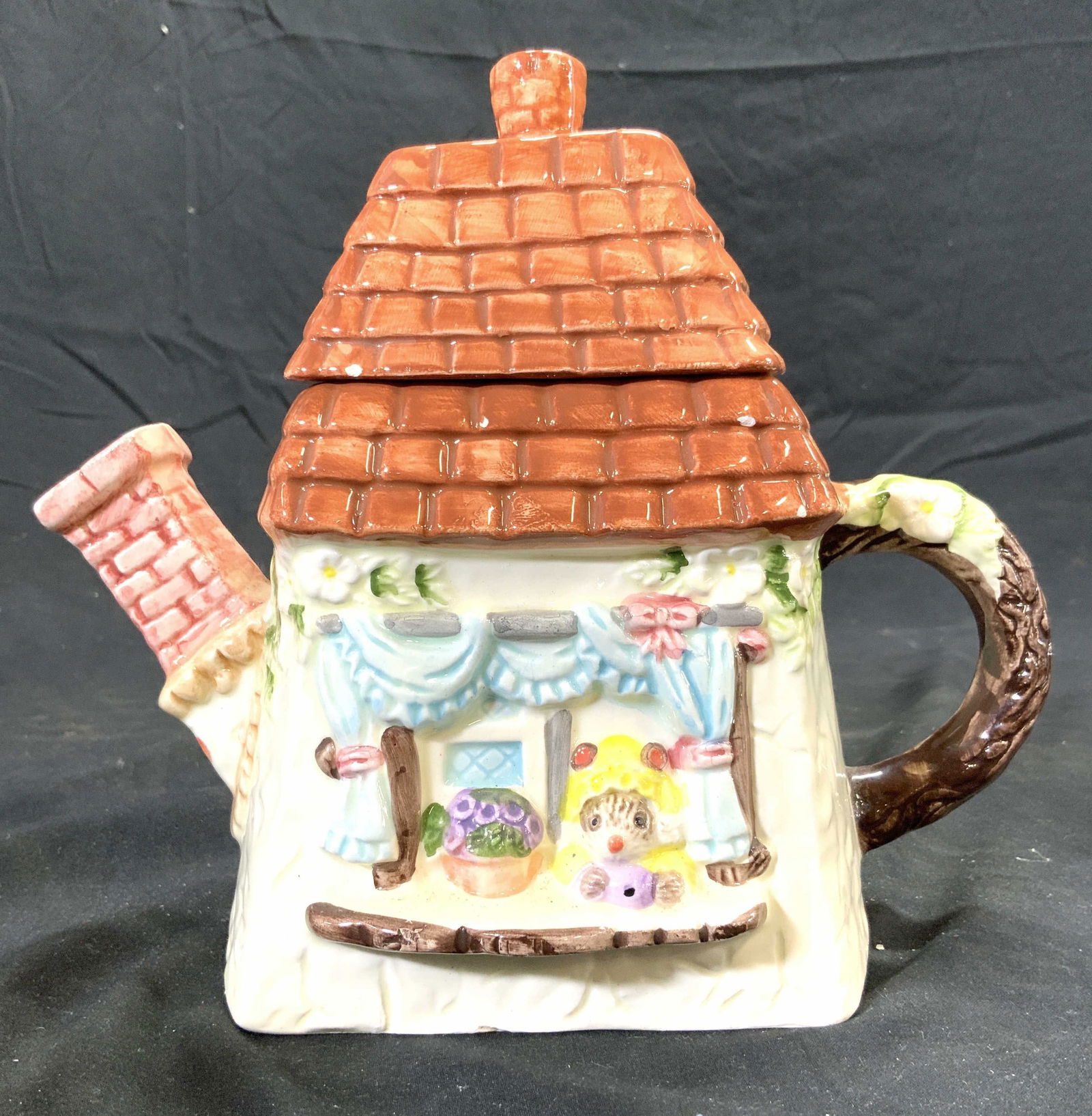 HERITAGE MINT COLLECTIBLES Ceramic Cottage Tea Pot (1 of 8)