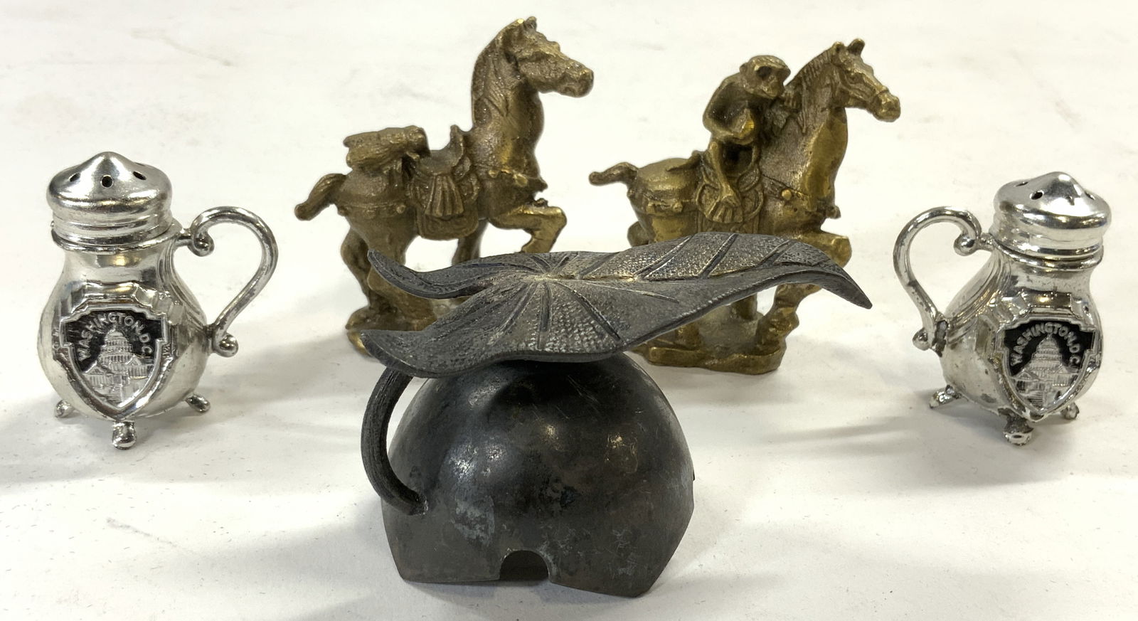 Lot 5 Assorted Tabletop Accessories (1 of 7)