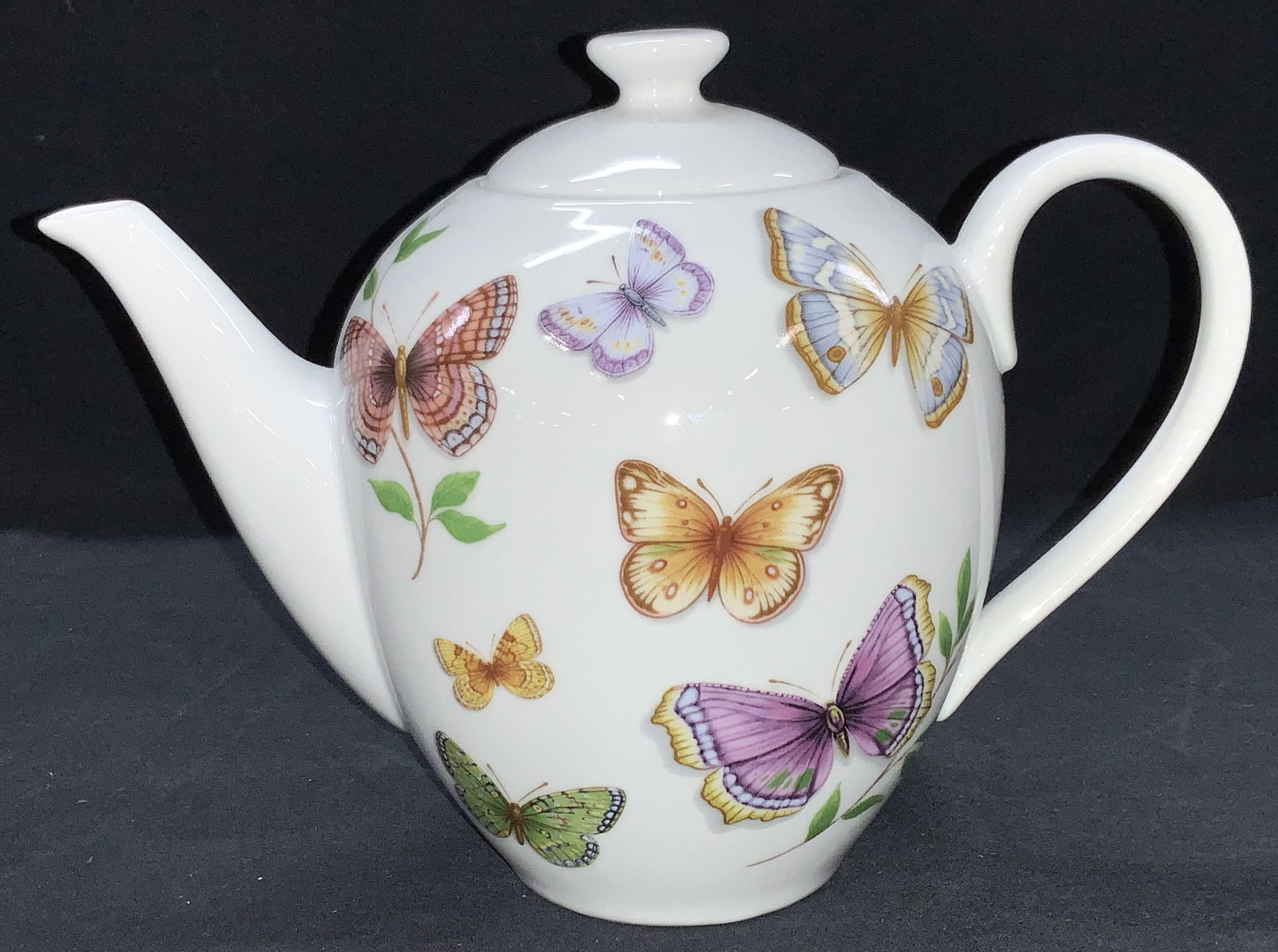 NEIMAN MARCUS Porcelain Tea Pot (1 of 7)