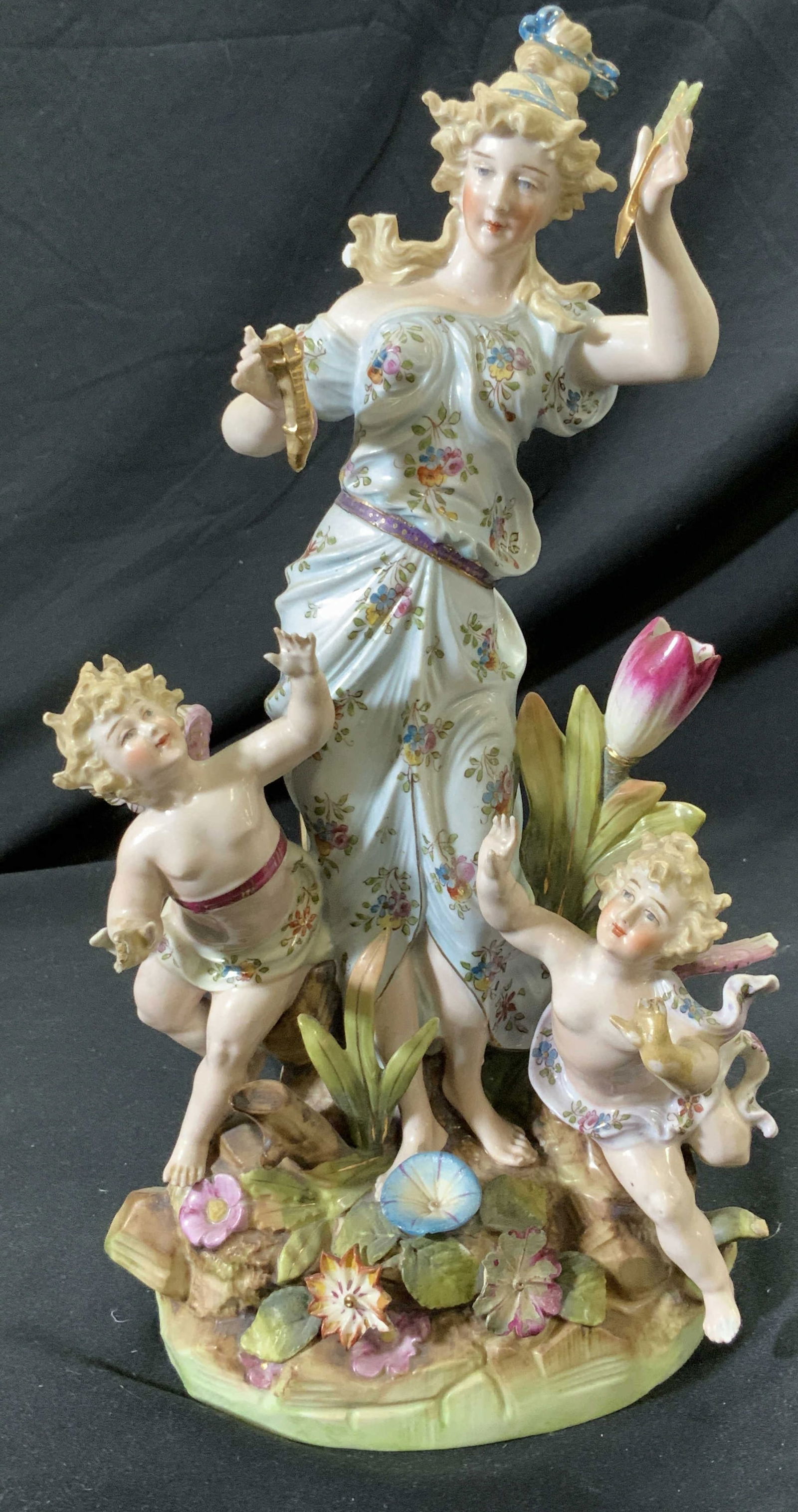 Antique DRESDEN Venus & Cupid Porcelain Statue (1 of 8)