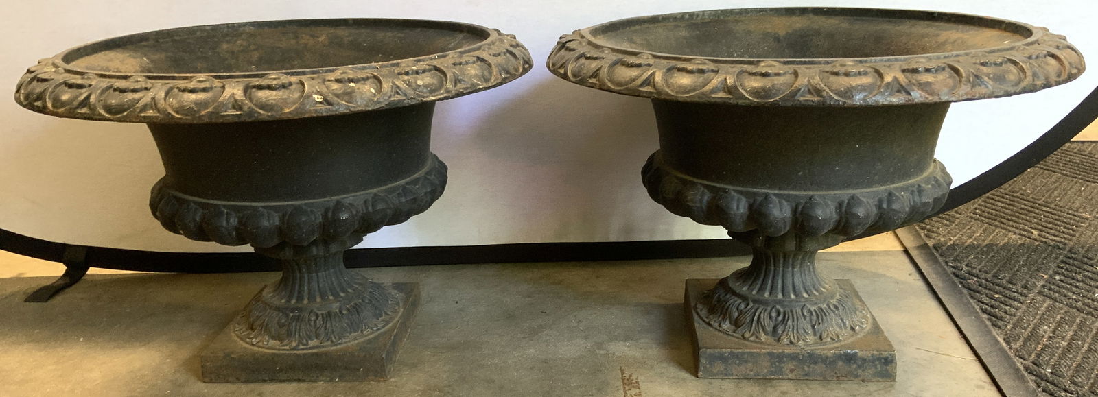 Vintage Pair Cast Iron Urns Black (1 of 7)