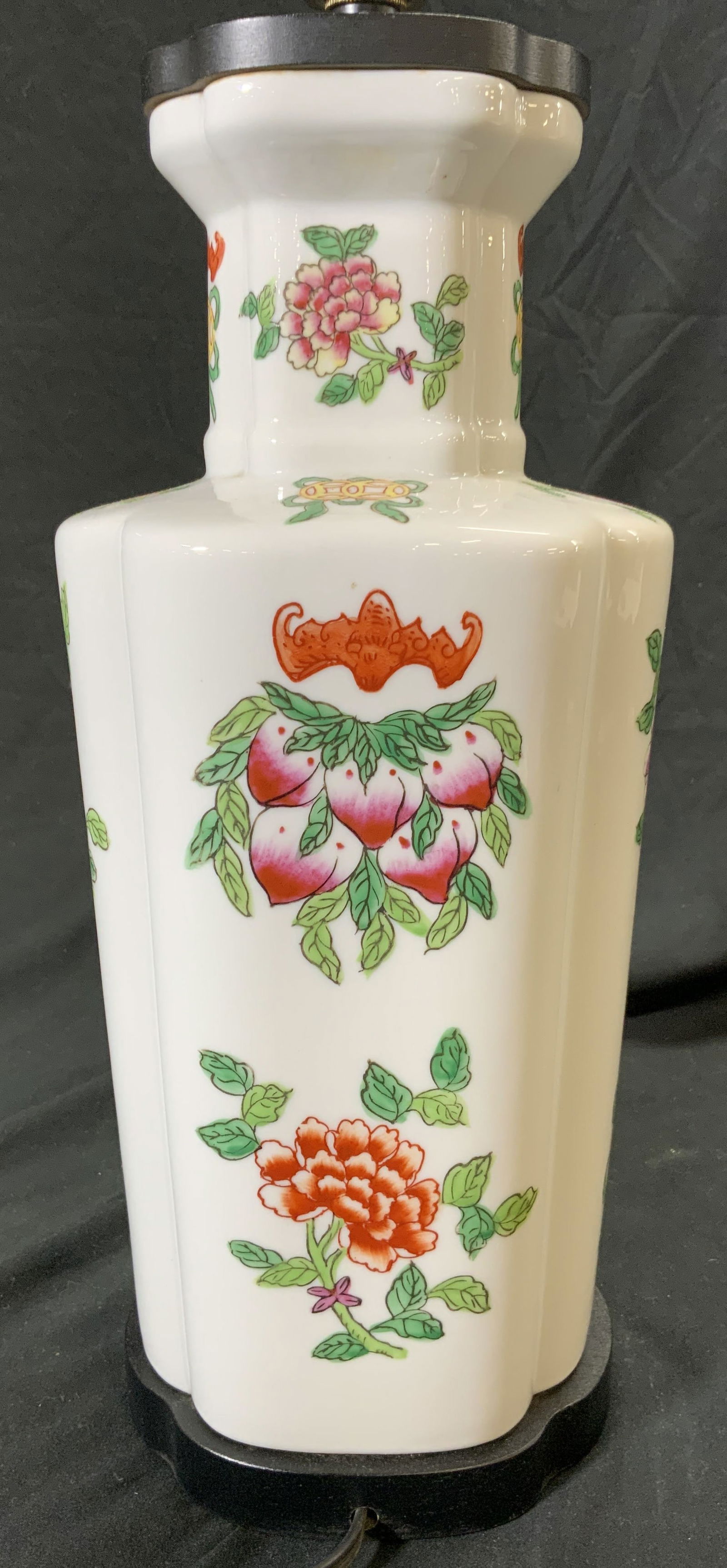 Vintage Asian Porcelain Table Lamp (1 of 6)