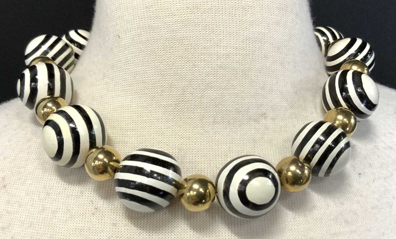 Painted Wood Gold Tn Chunky CHANEL Style Necklace (1 of 6)