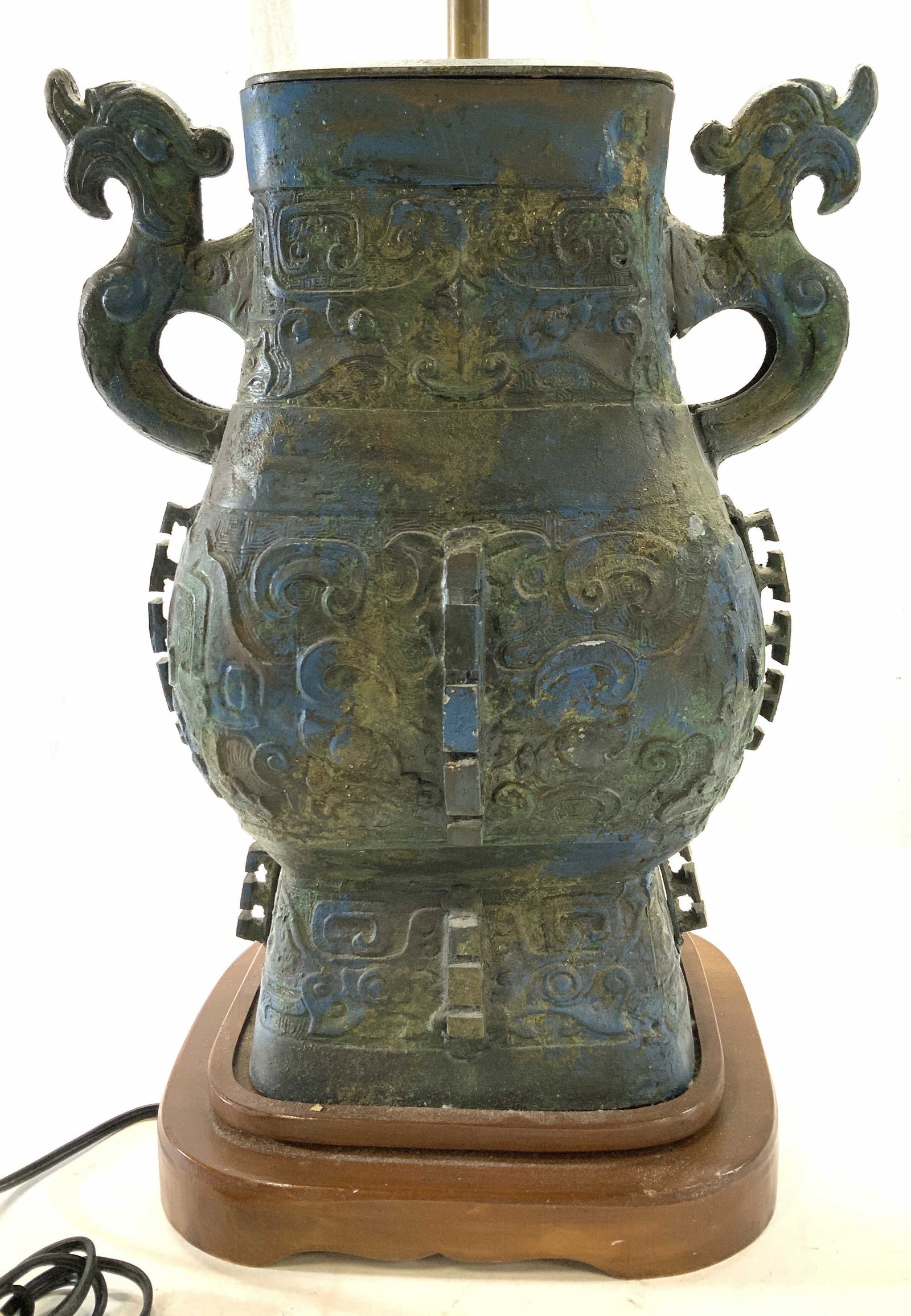 Fenghuang Handle Asian Metal Lamp (1 of 8)