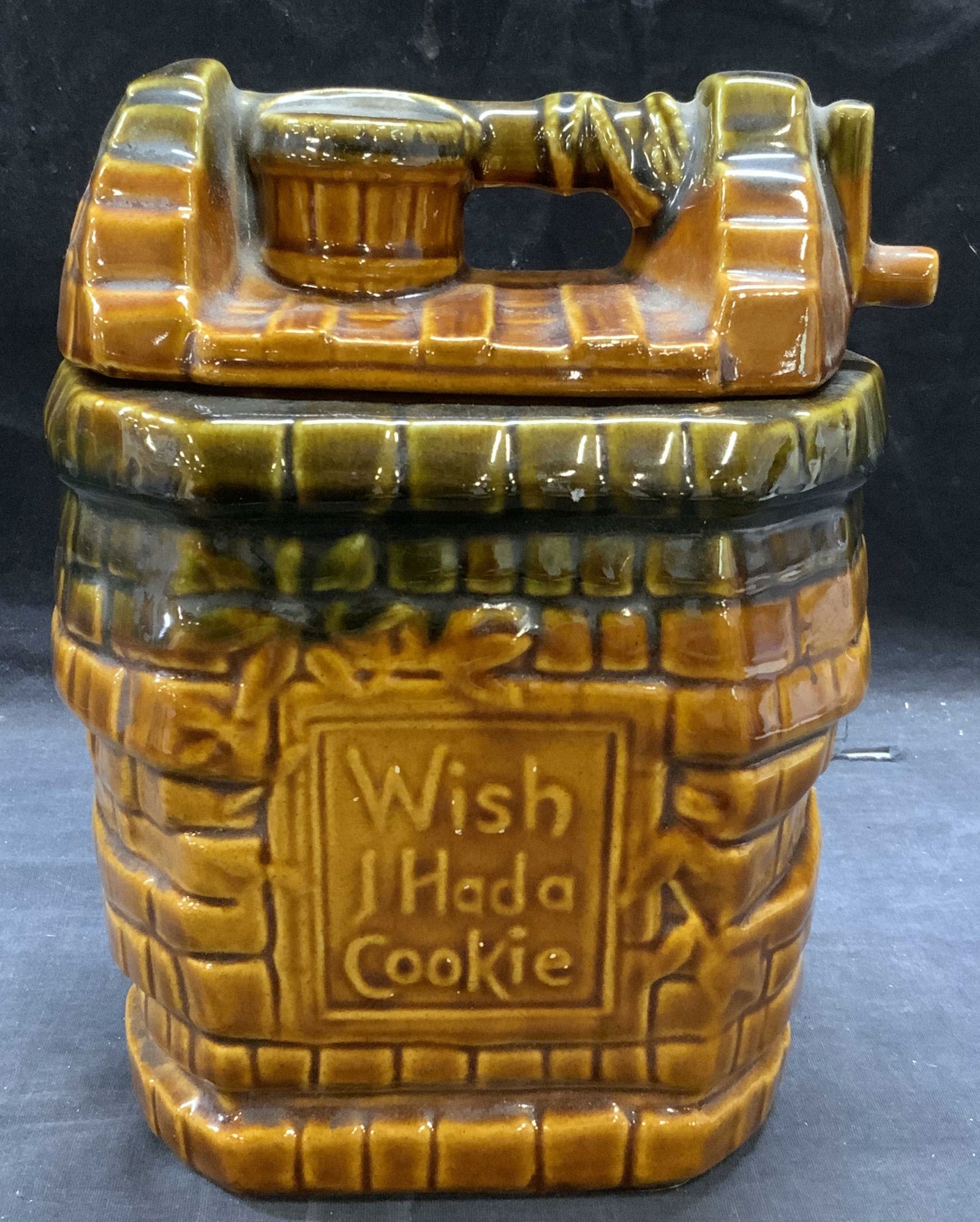 MCCOY Art Pottery Wishing Well Cookie Jar USA (1 of 6)
