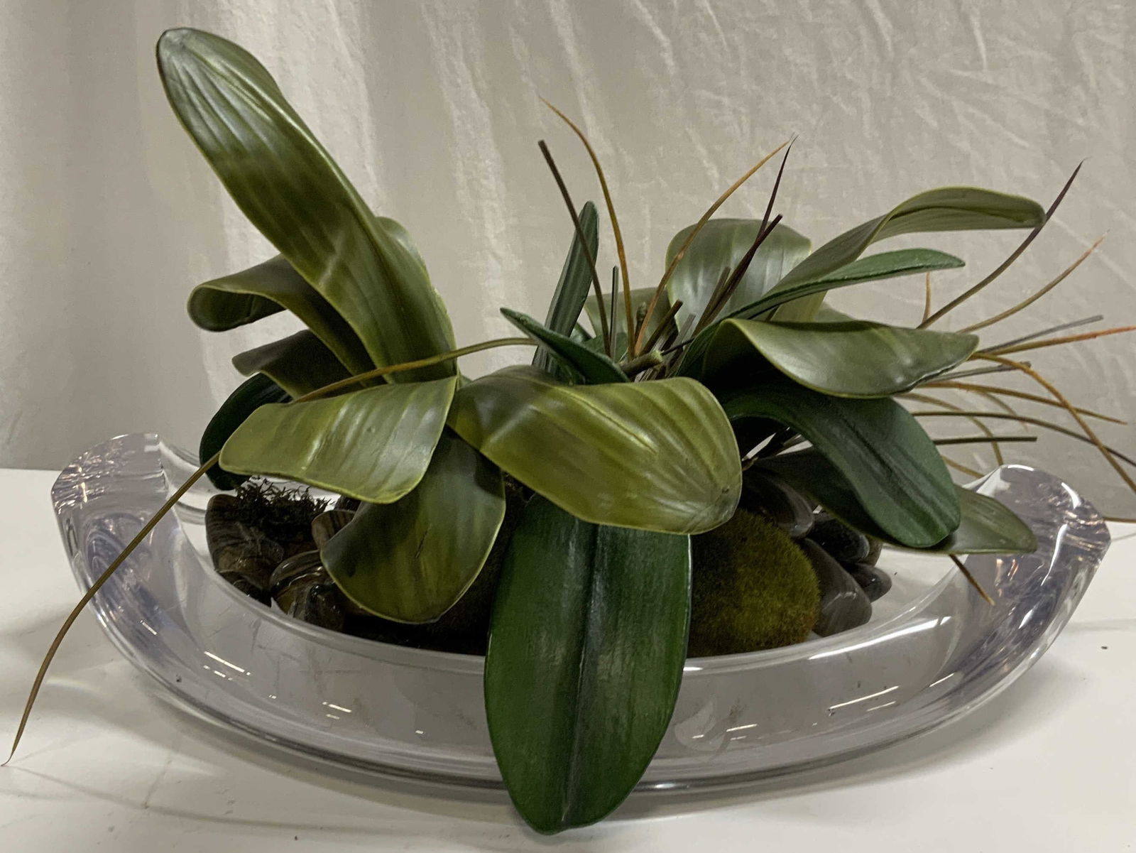 Lucite Planter Display Centerpiece (1 of 7)