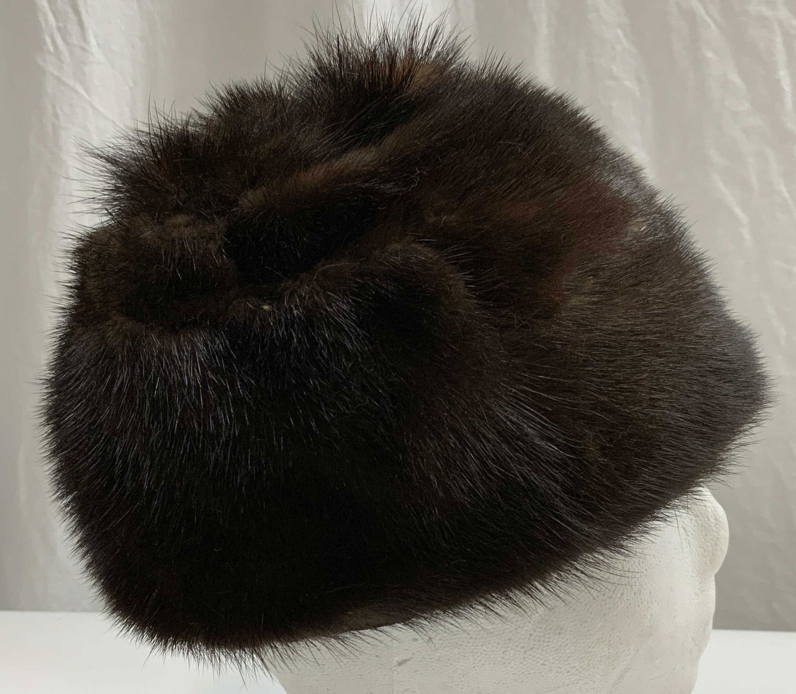 Vintage Brown Fur Hat: Vintage brown fur hat. Possibly mink. Measures approx. 7 inches wide. Some surface wear consistent with exposure. Ladies vintage hat, ladies fur hat, Ladies mink hat, ladies brown hat, ladies vintage