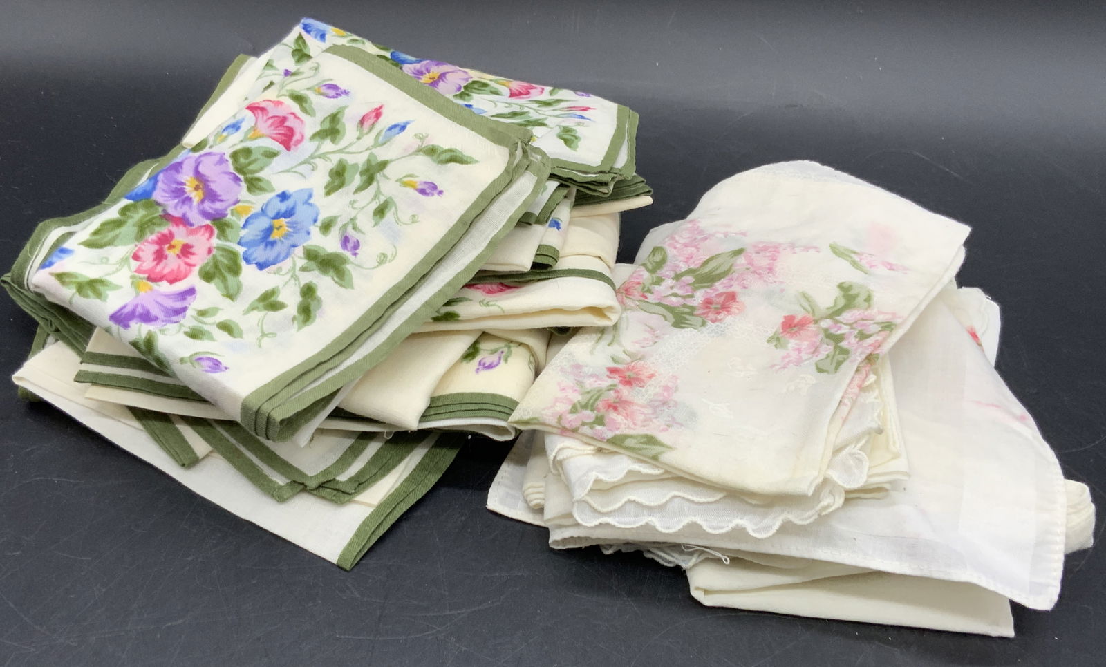 Lot 19 Floral Table Linens, Napkins (1 of 11)