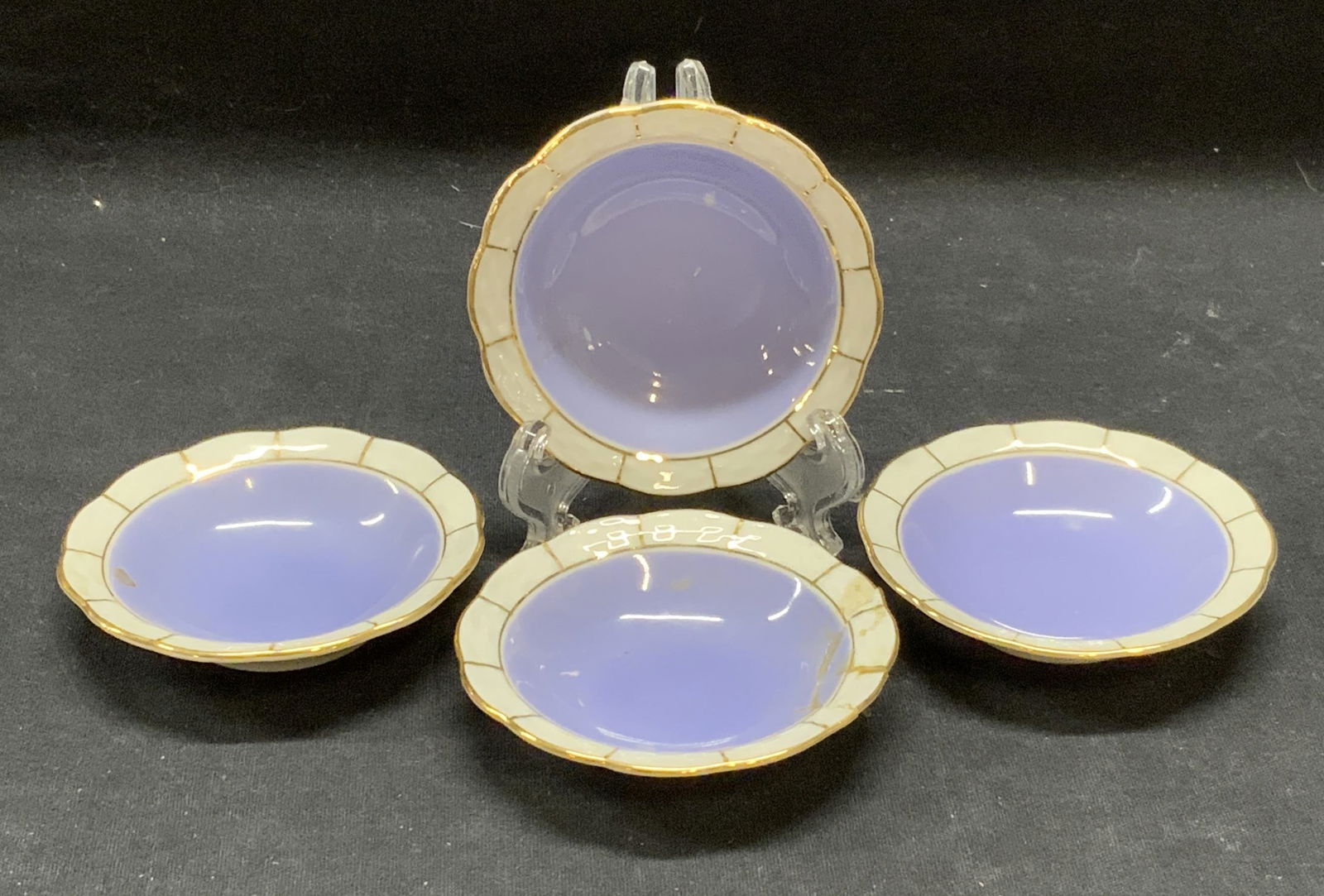 Set 4 Meissen Purple Porcelain Plates (1 of 6)