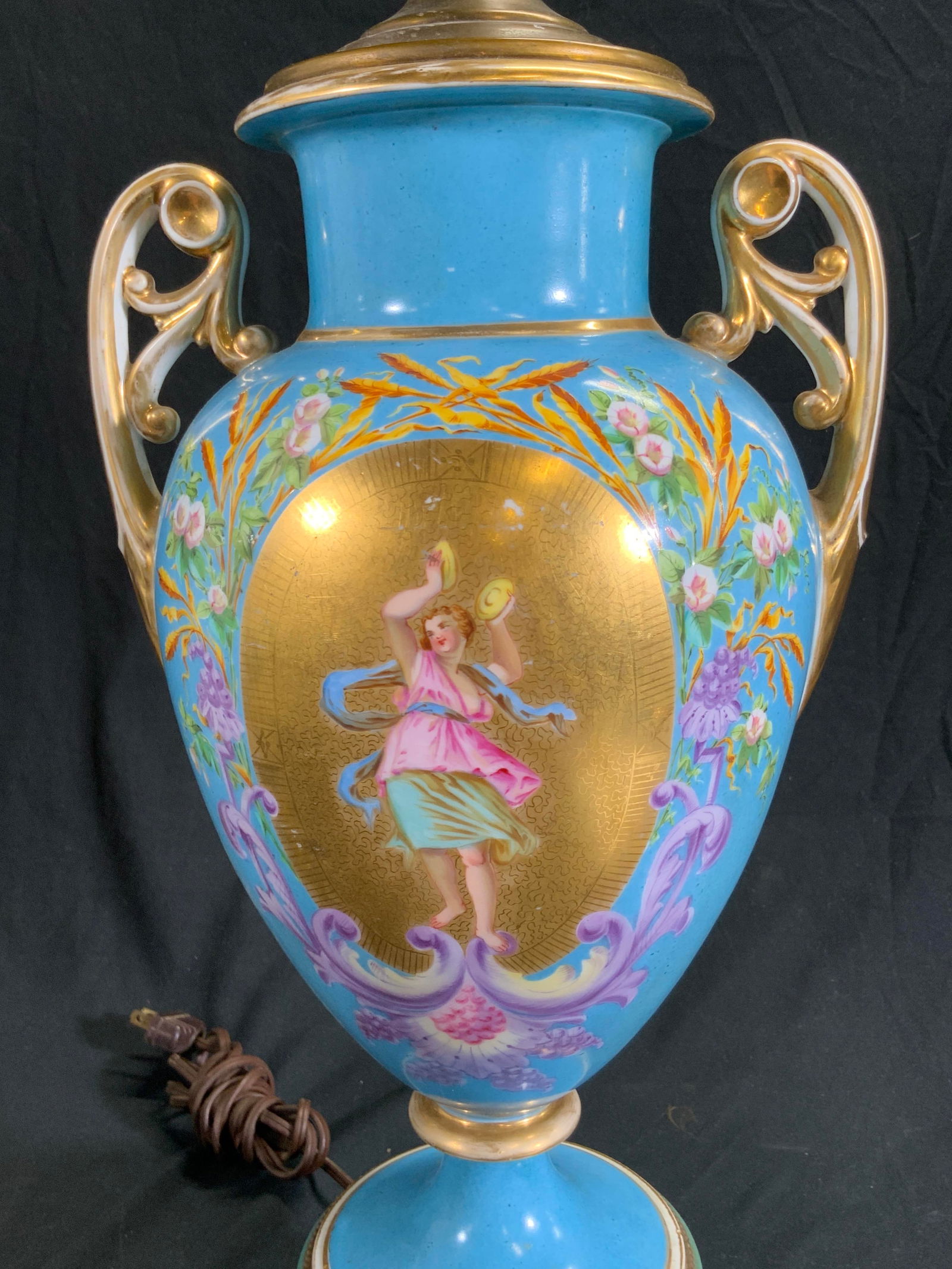 Vintage Hand Painted Ceramic Table Lamp (1 of 12)