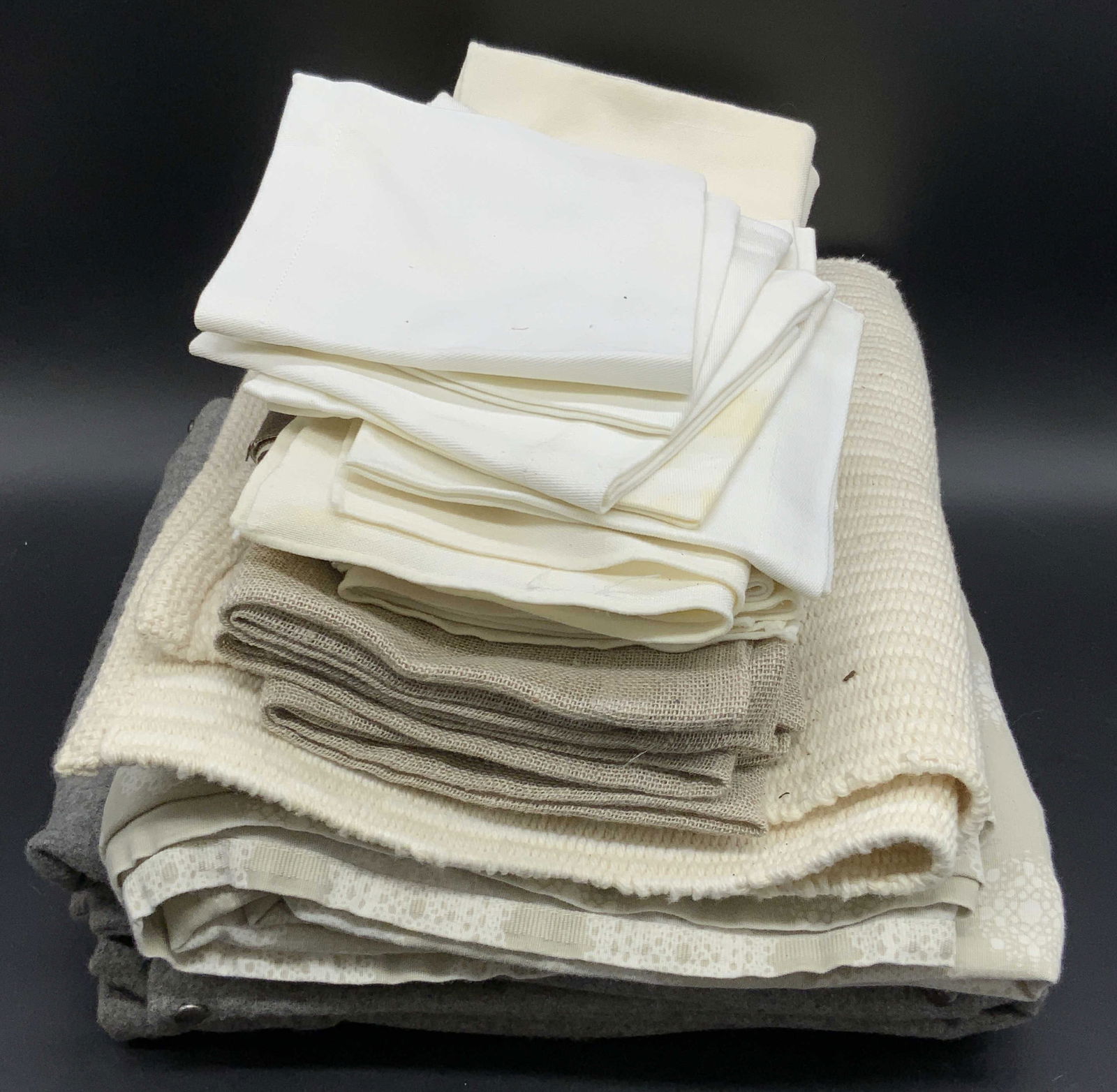 Group Lot Linens, Textiles, & Throw Pillow Cases (1 of 11)