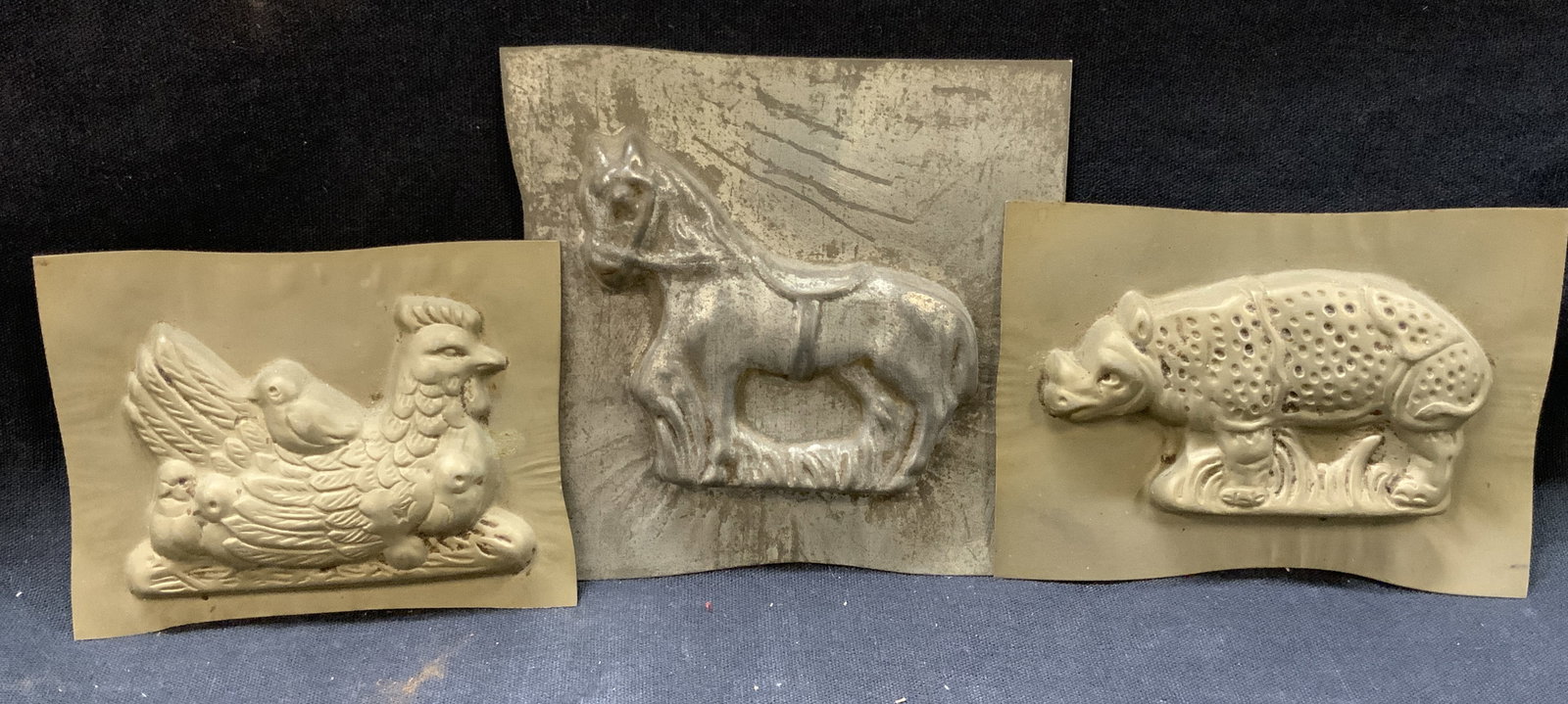3 Vintage Tin Animal Molds (1 of 7)