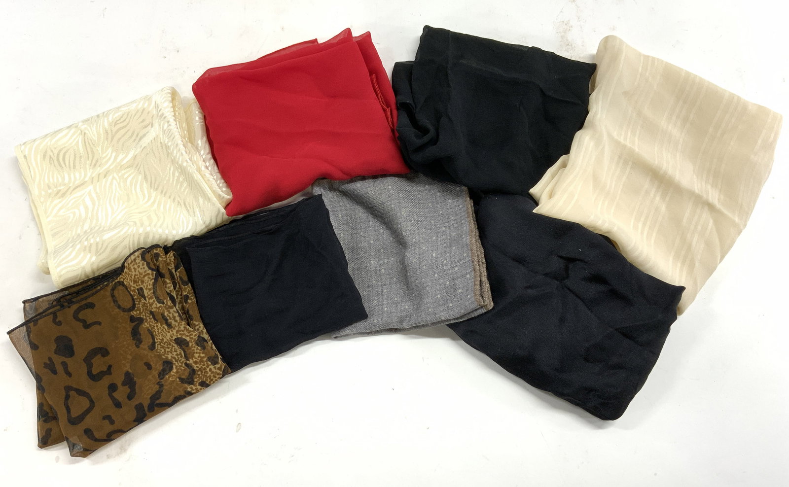 Lot 8 Silk Scarves & More (1 of 7)