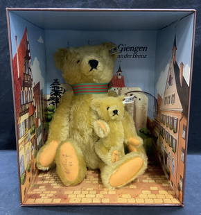 Vtg Margarete Steiff Button Ear Teddy Bear Org Box: Vintage limited edition Margarete Steiff button in ear teddy bear with original box. Made in West Germany. Soft body mohair teddy bear. Signed to foot, illegible. Some surface wear consistent with exp