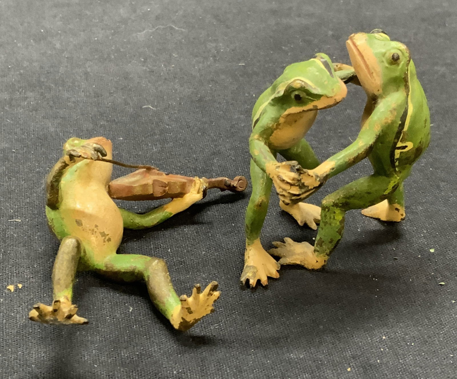 Lot 2 Vintage Vienna Frog Bronze Figurines (1 of 8)