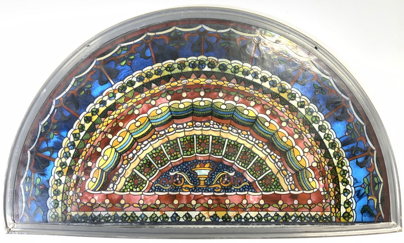 THE SMITHSONIAN INSTITUTION Glass Wall Hanging (1 of 9)