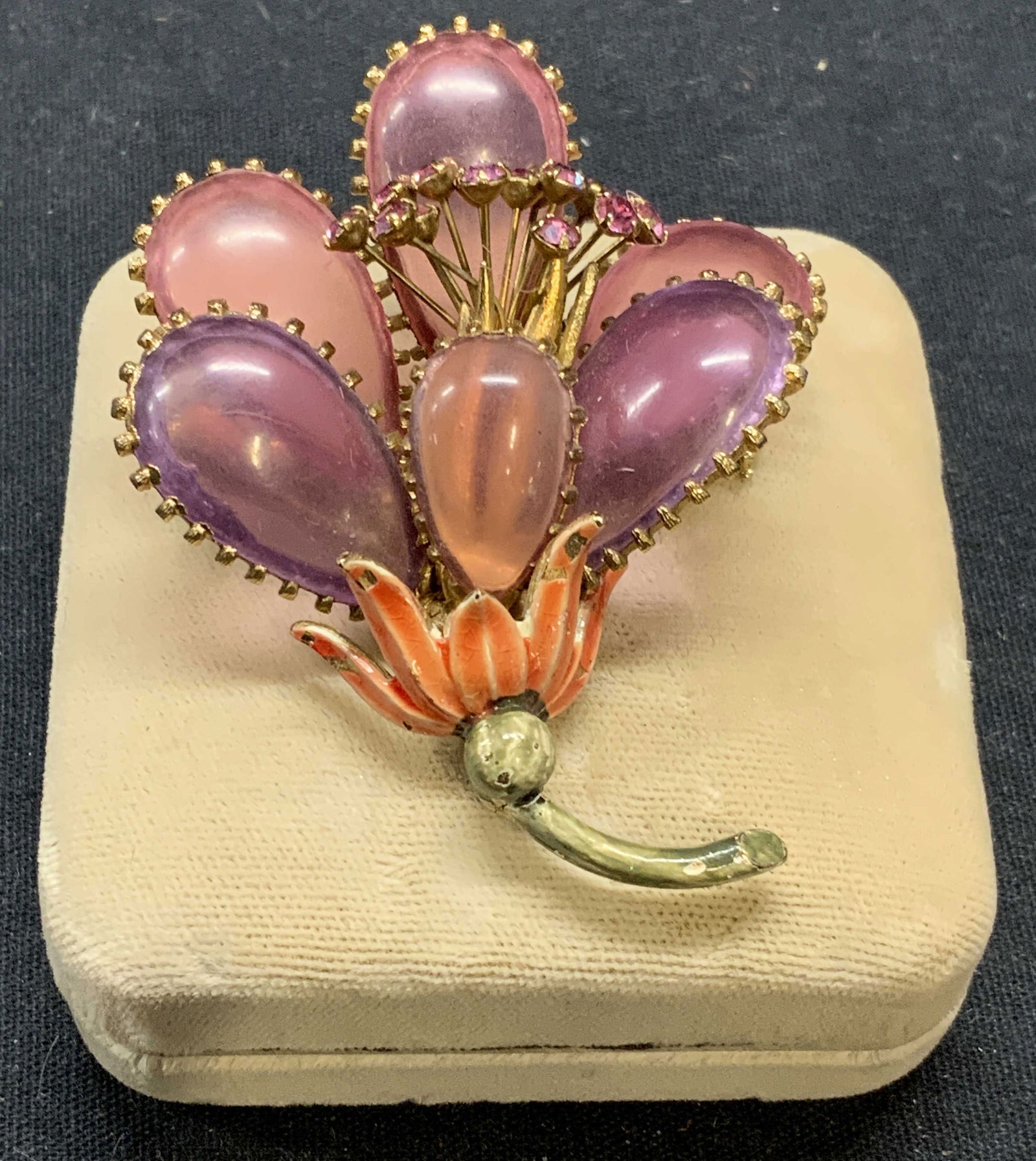 Vintage LISNER Floral Crystal Brooch & Box (1 of 8)